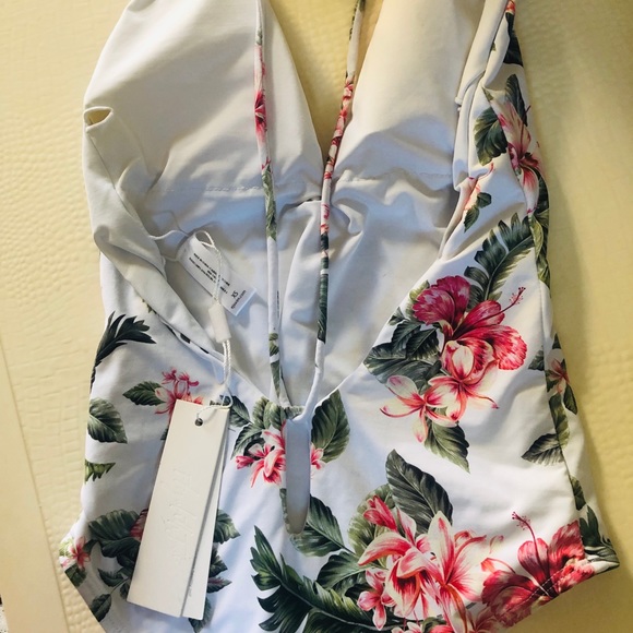 Elizabeth Jane Keyhole Back One-Piece Swimsuit XS - Picture 5 of 6